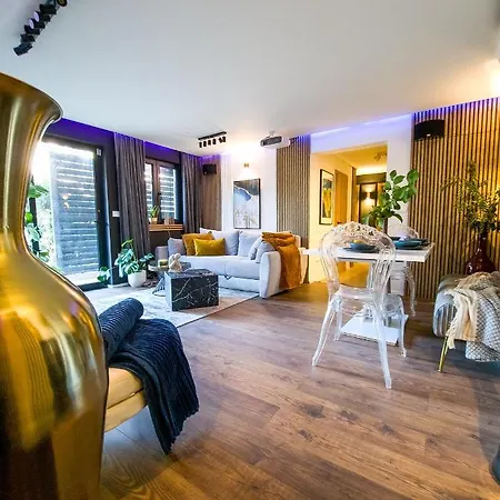 Townhouse ǁ Corino 4*