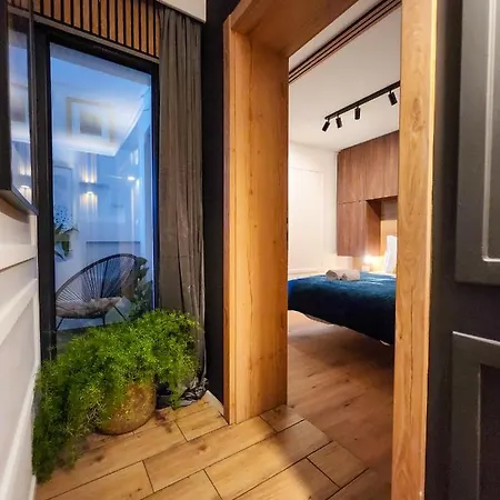 Townhouse ǁ Corino