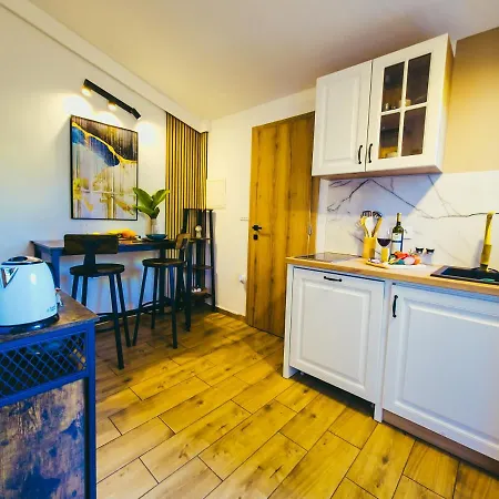 Townhouse ǁ Corino Hotel